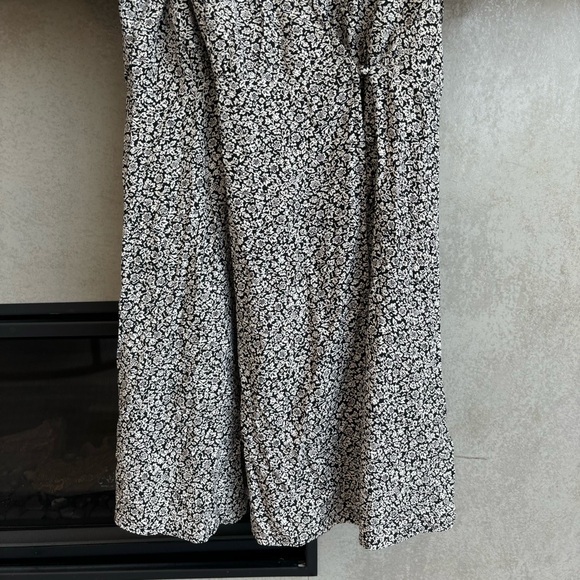 NWT Madewell Challis Wrap Mini Dress in Tudor Floral, Size 4 - Picture 10 of 16